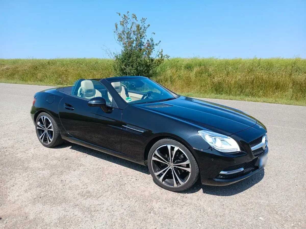 Gebraucht Mercedes SLK200 185 PS (136 kW) 2015 Schwarz Cabrio