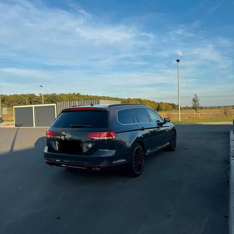 Grau Gebraucht 2016 VW Passat Kombi | 11.500 € (Superpreis) - Bild 1/4