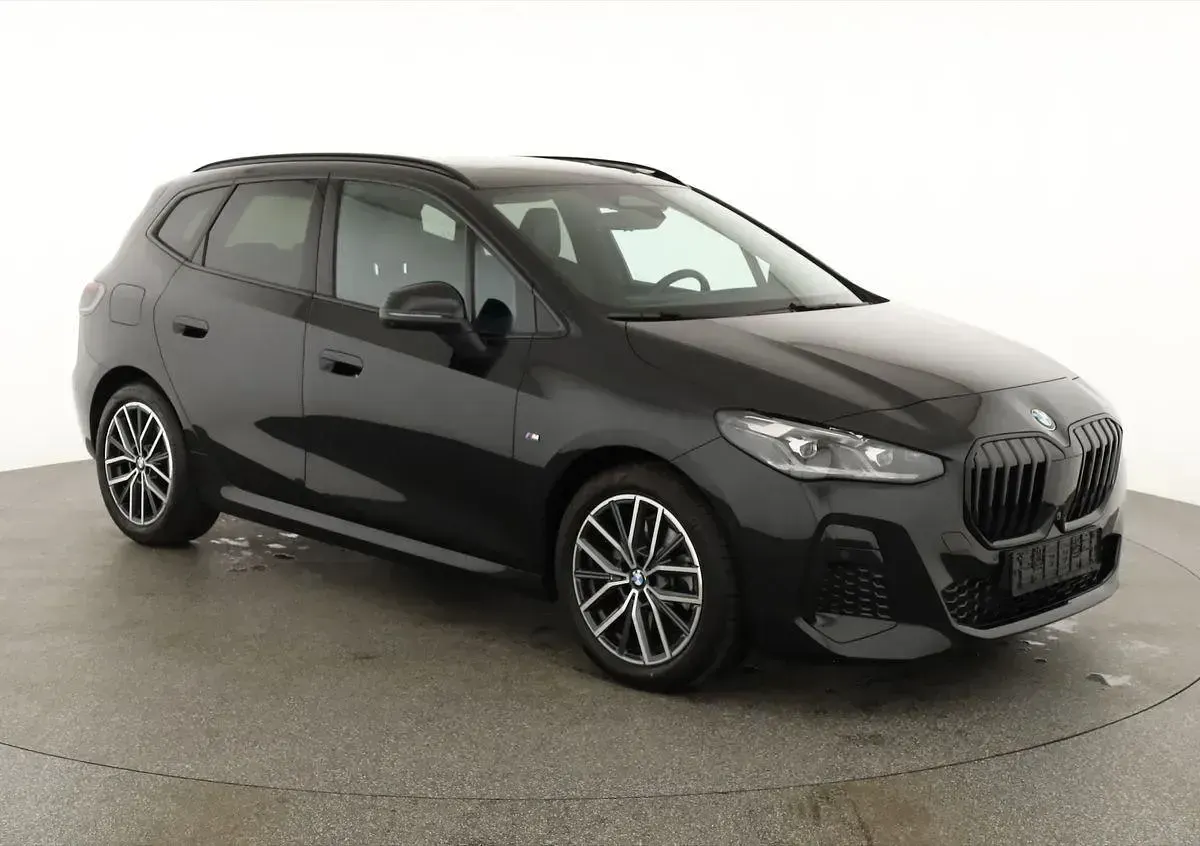 Gebraucht BMW 223 M Sport 218 PS (160 kW) 2025 Black sapphire metallic Kombi