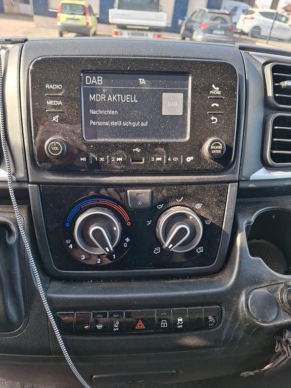 Gebraucht Peugeot Boxer 179 PS (131 kW) 2024 Grau Van