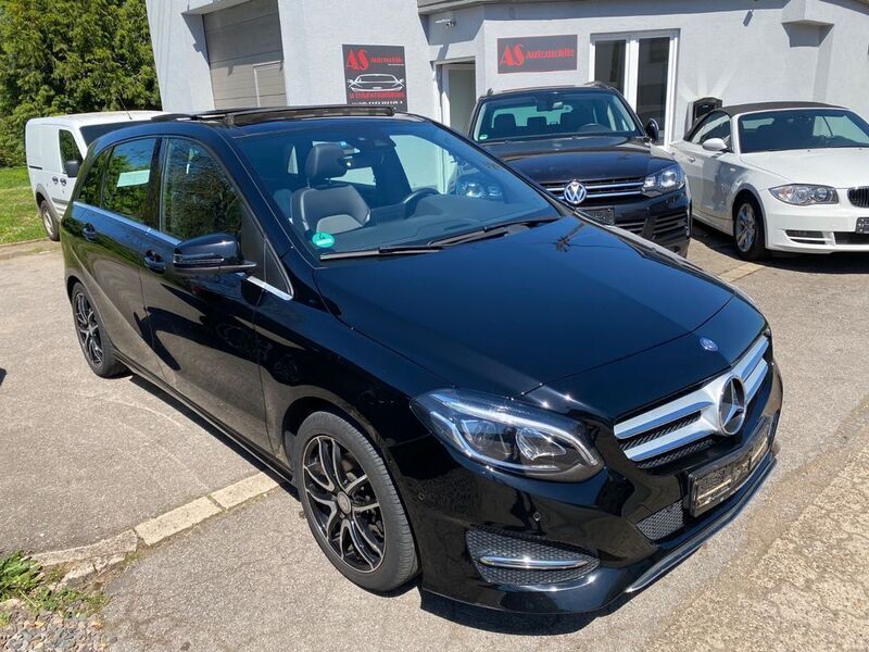 Schwarz Gebraucht 2016 Mercedes B220 Van / Kleinbus | 11.990 € (Fairer Preis) - Bild 1/4