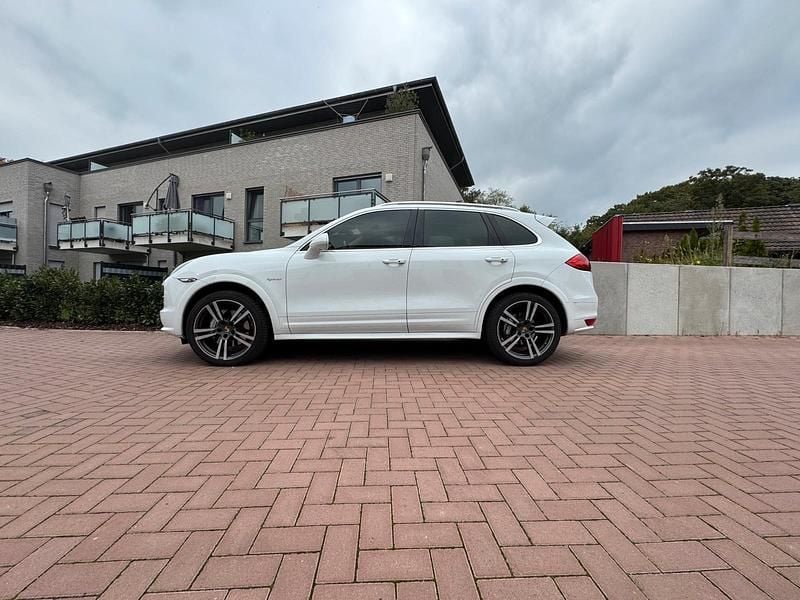 Weiß Gebraucht 2014 Porsche Cayenne S E-Hybrid SUV | 37.500 € - Bild 1/4
