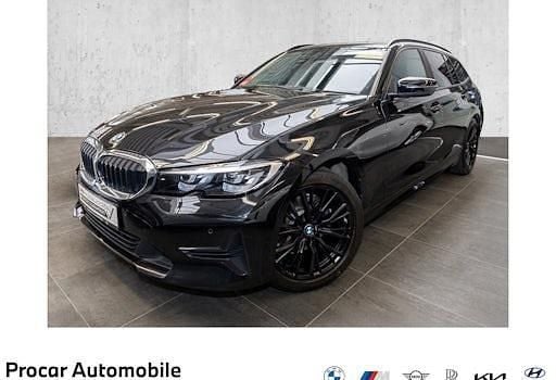Gebraucht BMW 320 Advantage 184 PS (135 kW) 2022 Black sapphire Kombi