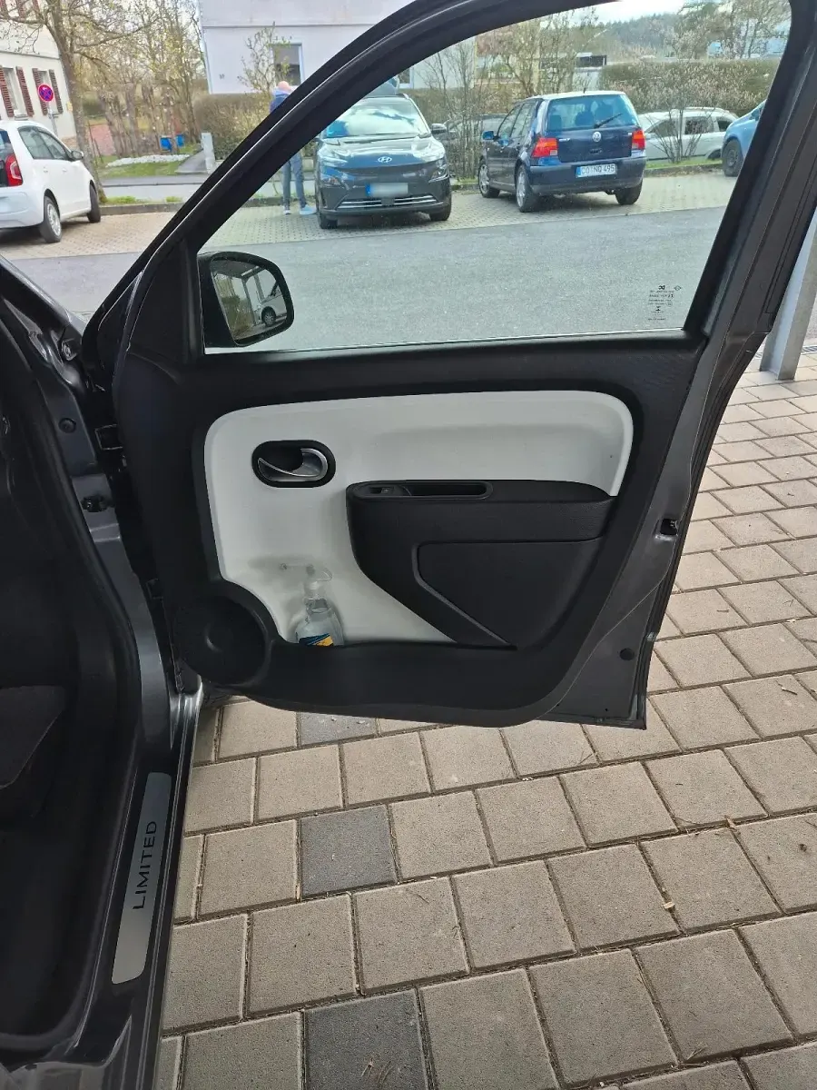 Gebraucht Renault Twingo 90 PS (66 kW) 2018 Grau Kleinwagen