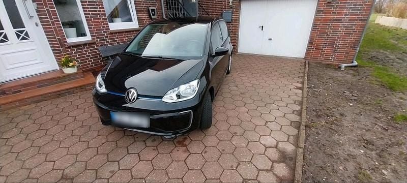 Usata VW e-up! 63 kW (86 CV) 2021 Nero Utilitaria