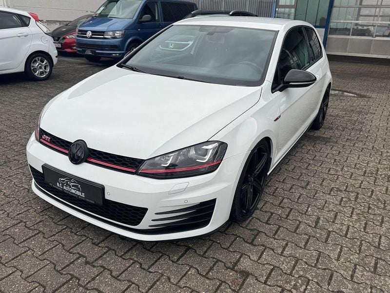 Gebraucht VW Golf VII GTI 230 PS (169 kW) 2016 Weiß Kleinwagen