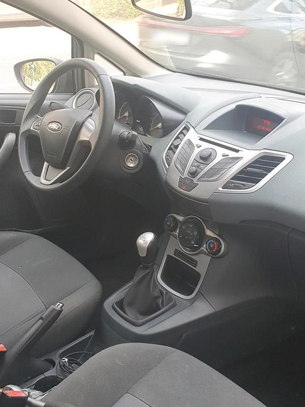 Gebraucht Ford Fiesta 60 PS (44 kW) 2011 Schwarz Kleinwagen