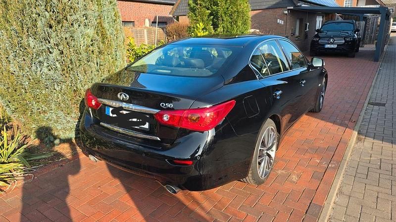 Gebraucht Infiniti Q50 Sport Tech 170 PS (125 kW) 2016 Schwarz Limousine
