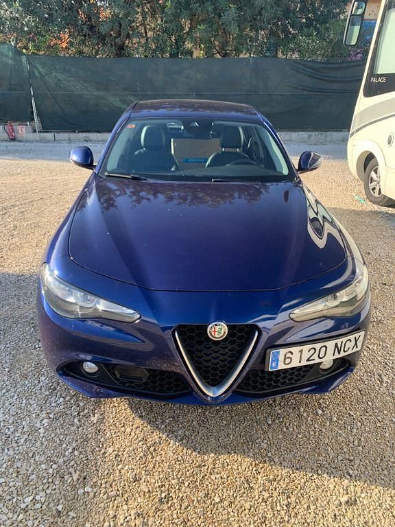 Gebraucht Alfa Romeo Giulia Super 150 PS (110 kW) 2017 Blau Limousine