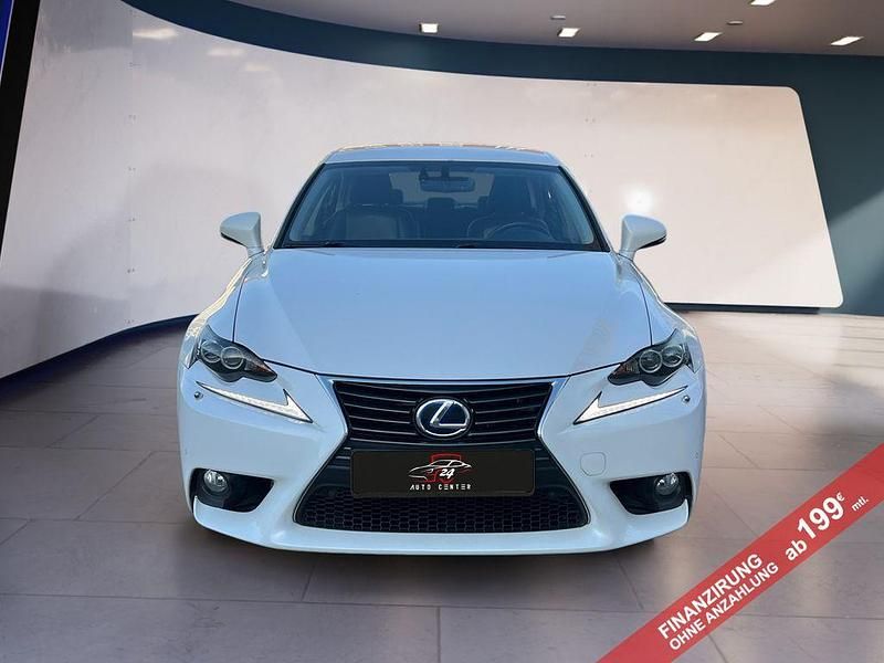 Second-hand Lexus IS300h 181 CP (133 kW) 2014 Alb Berlinǎ