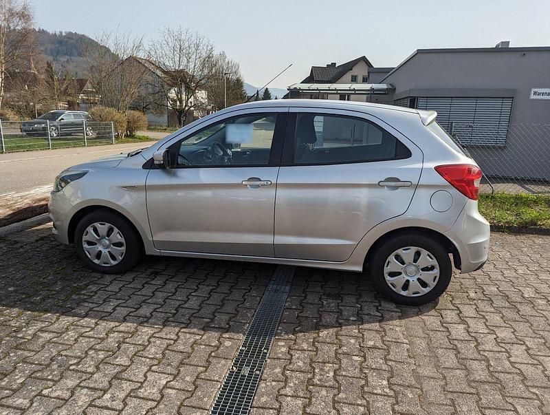 Gebraucht Ford Ka Plus 85 PS (62 kW) 2017 Silber Kleinwagen