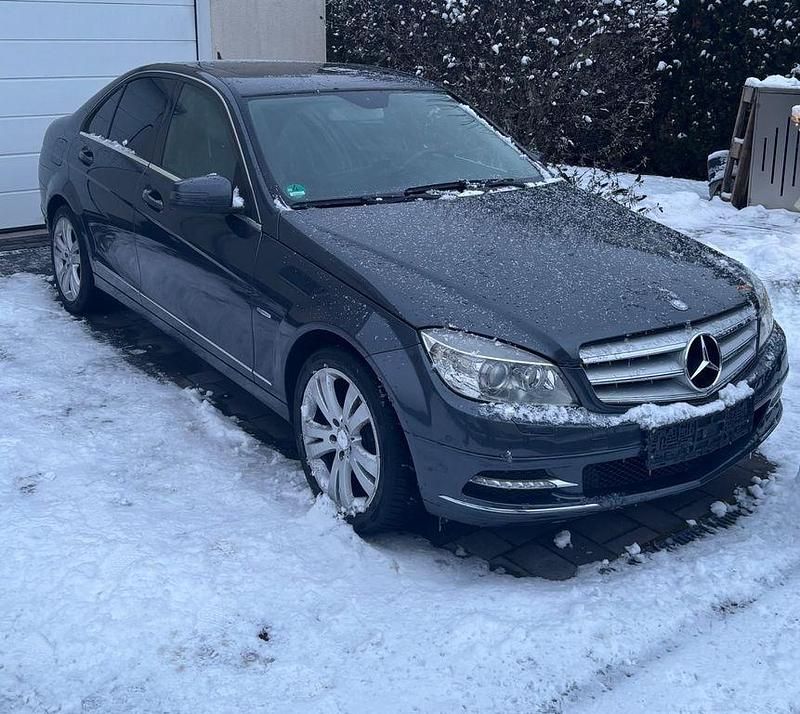 Gebraucht Mercedes C200 184 PS (135 kW) 2011 Grau Limousine