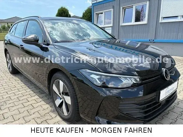 Gebraucht VW Passat 150 PS (110 kW) 2025 Schwarz Kombi