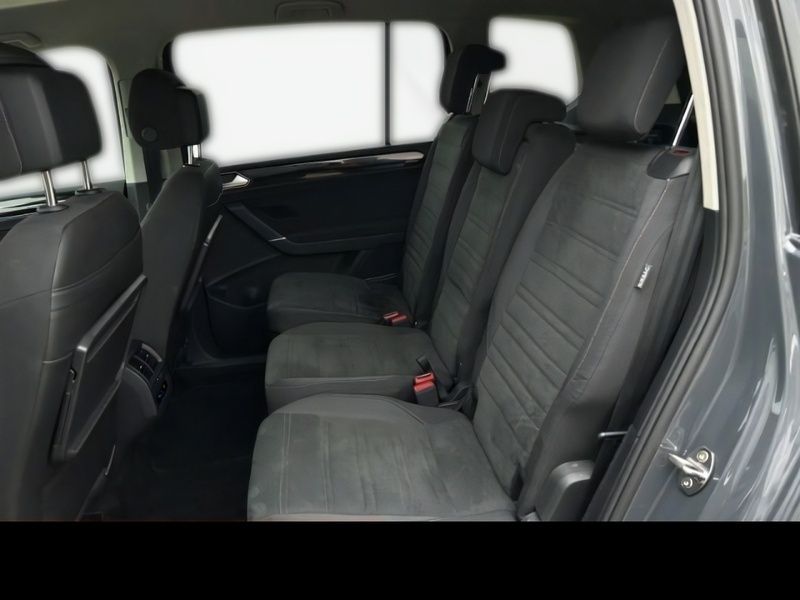 Gebraucht VW Touran Pro 150 PS (110 kW) 2024 Grau Van / Kleinbus