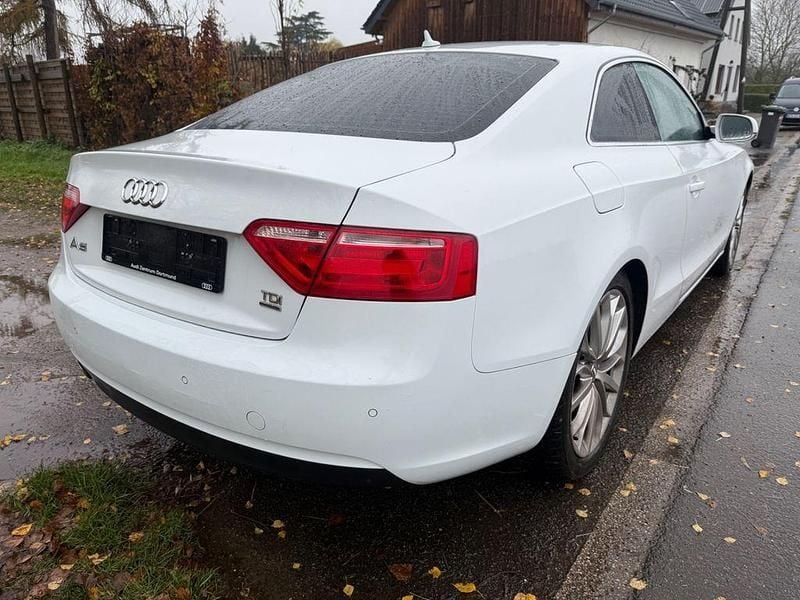 Używany Audi A5 Performance 177 KM (130 kW) 2014 Biały Coupe