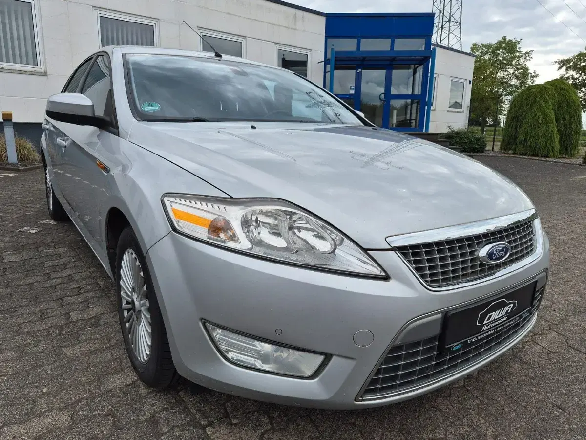 Gebraucht Ford Mondeo Titanium 116 PS (85 kW) 2010 Silber Limousine