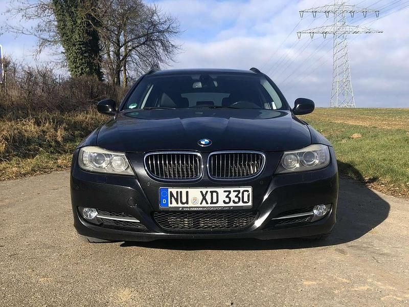 Gebraucht BMW 330 245 PS (180 kW) 2010 Schwarz Kombi