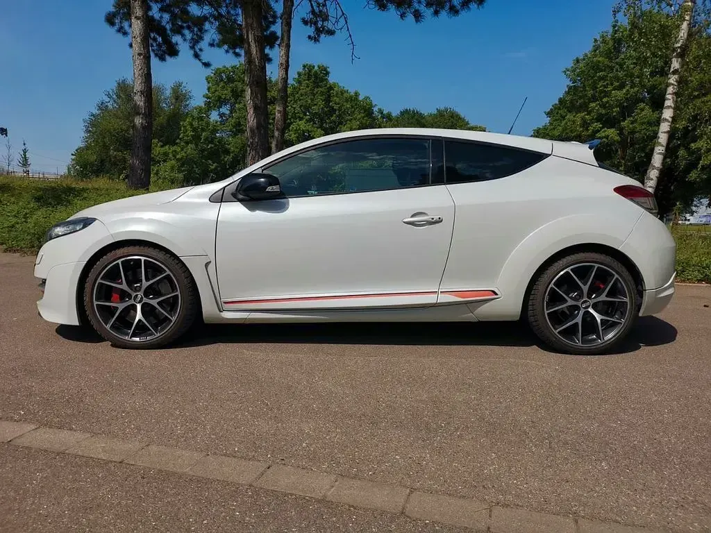 Gebraucht Renault Mégane Coupé 265 PS (194 kW) 2013 Weiß Coupé