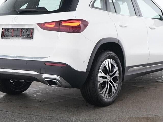 Gebraucht Mercedes GLA180 Progressive 136 PS (100 kW) 2024 Unilack polarweiß SUV