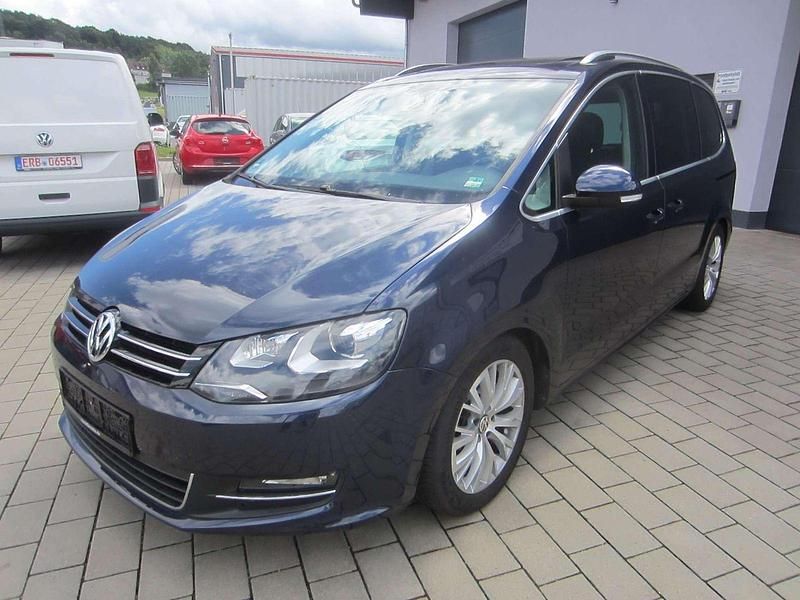 Blau Gebraucht 2014 VW Sharan Highline Van / Kleinbus | 17.500 € (Etwas zu teuer) - Bild 1/4