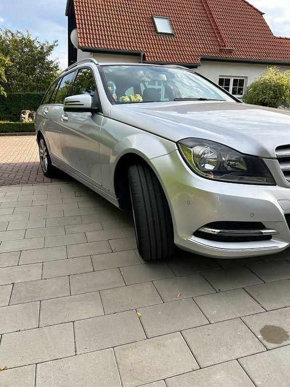 Silber Gebraucht 2013 Mercedes C180 Limousine | 7.400 € (Guter Preis) - Bild 1/4