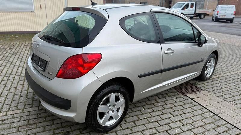 Gebraucht Peugeot 207 Urban Move 73 PS (53 kW) 2007 Grau Kleinwagen