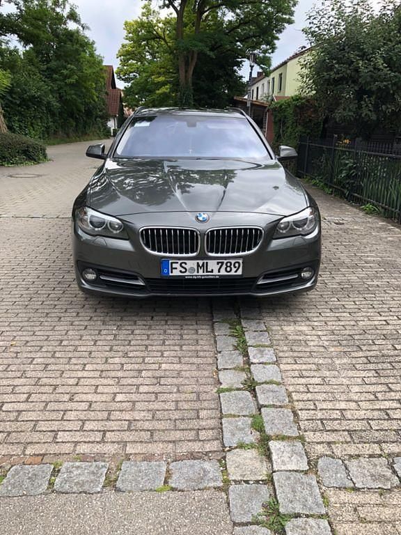 Braun Gebraucht 2014 BMW 520 Luxury Line Kombi | 10.490 € (Guter Preis) - Bild 1/4