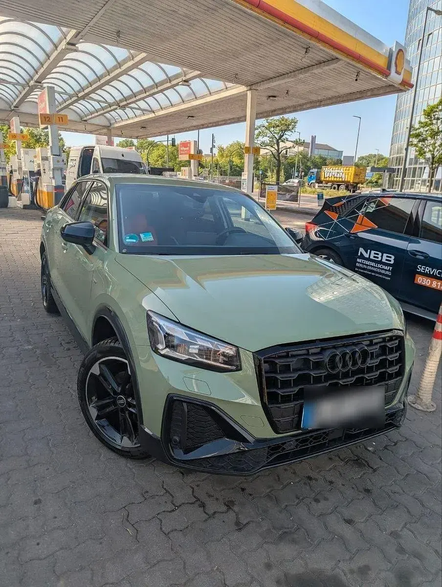 Gebraucht Audi Q2 S-Line 150 PS (110 kW) 2021 Grün SUV