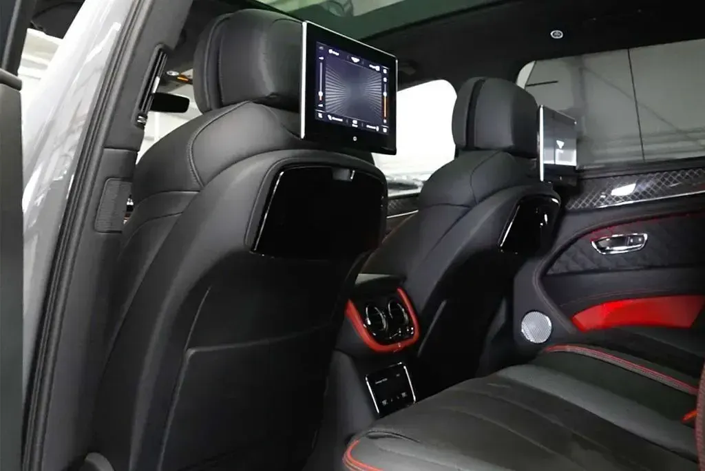 Gebraucht Bentley Bentayga 551 PS (405 kW) 2025 Grau SUV