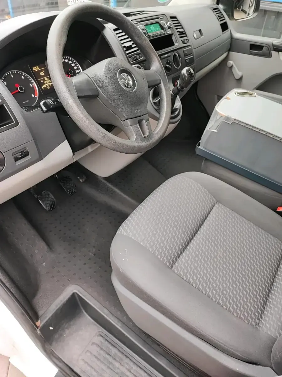 Gebraucht VW Multivan 84 PS (61 kW) 2012 Weiß Van / Kleinbus