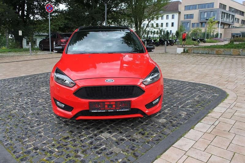 Gebraucht Ford Focus ST-Line 182 PS (133 kW) 2018 Rot Kombi