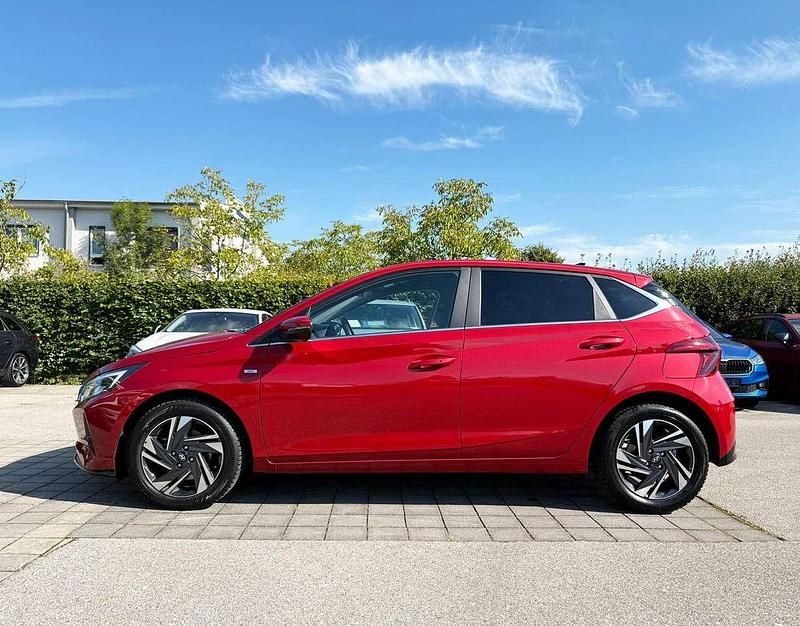 Gebraucht Hyundai i20 Style 120 PS (88 kW) 2022 Dragon red Kleinwagen