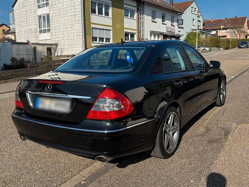 Gebraucht Mercedes E350 272 PS (200 kW) 2008 Schwarz Limousine