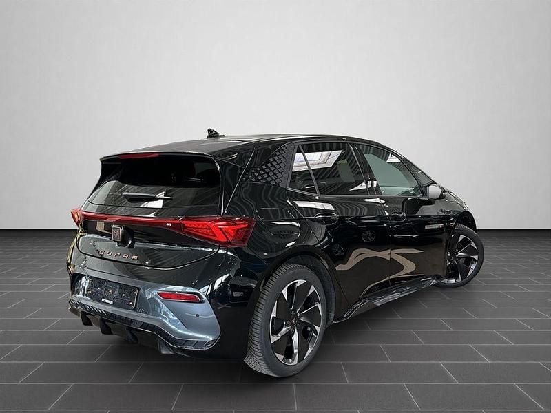 Second-hand Cupra Born e-Boost 169 kW (231 CP) 2025 Negru Hatchback