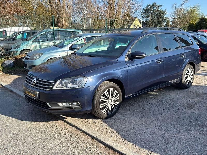 Gebraucht VW Passat 122 PS (89 kW) 2012 Blau Kombi