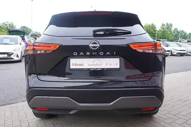 Gebraucht Nissan Qashqai N-Connecta 140 PS (102 kW) 2022 Blackmet. SUV