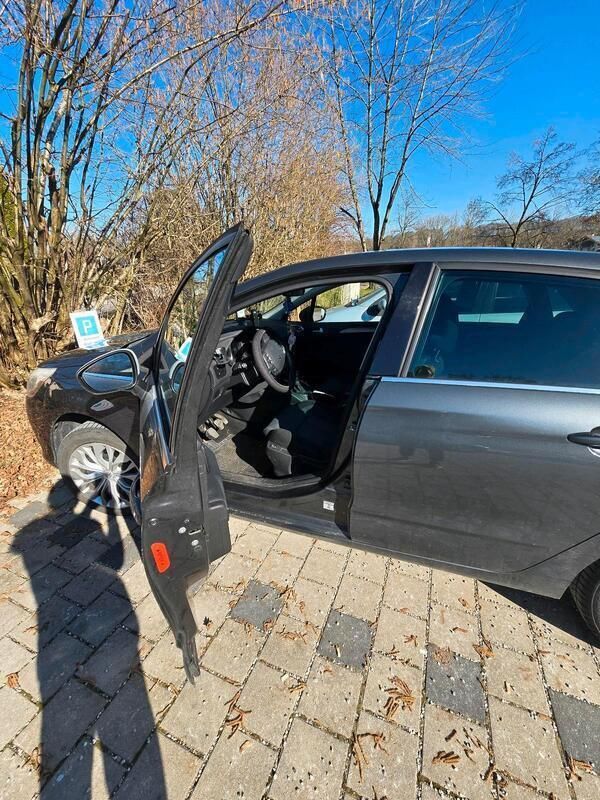 Grau Gebraucht 2010 Citroën C4 Limousine | 4.750 € (Teuer) - Bild 1/4