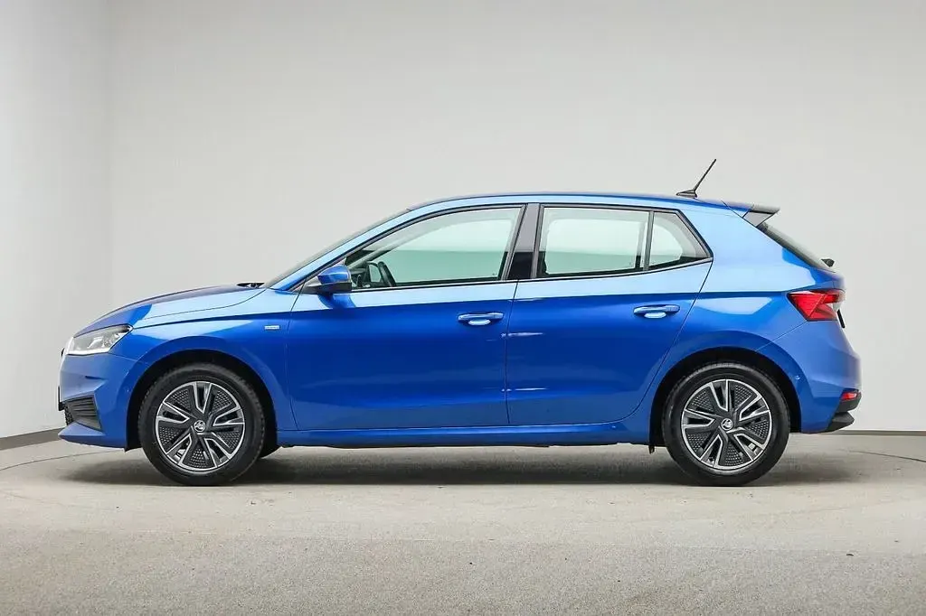 Gebraucht Skoda Fabia Tour 95 PS (69 kW) 2023 Raceblau metallic (metallic) Kleinwagen