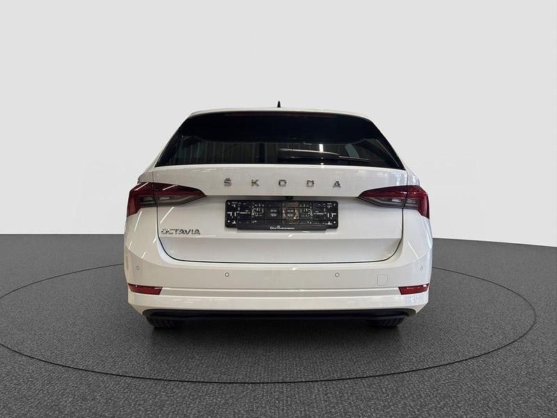 Gebraucht Skoda Octavia Style 150 PS (110 kW) 2022 Weiß Kombi