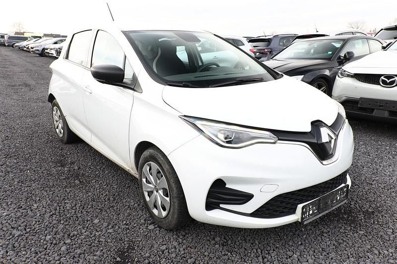 Gebraucht Renault Zoe Life 50 kW (69 PS) 2021 Gletscherweiß Kleinwagen