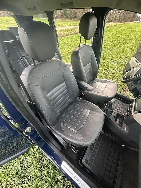 Gebraucht Dacia Lodgy 116 PS (85 kW) 2015 Blau Van / Kleinbus