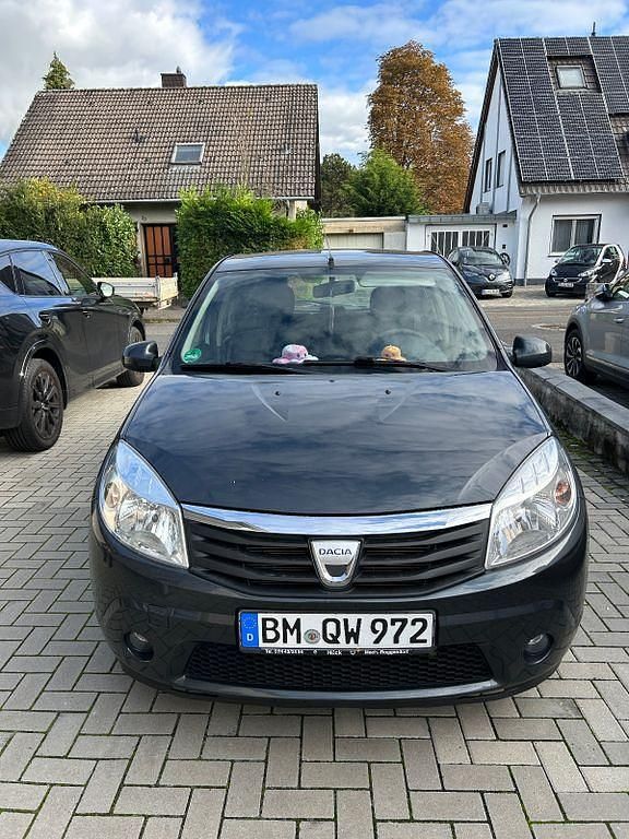 Grau Gebraucht 2008 Dacia Sandero Lauréate Kleinwagen | 2.400 € (Fairer Preis) - Bild 1/4
