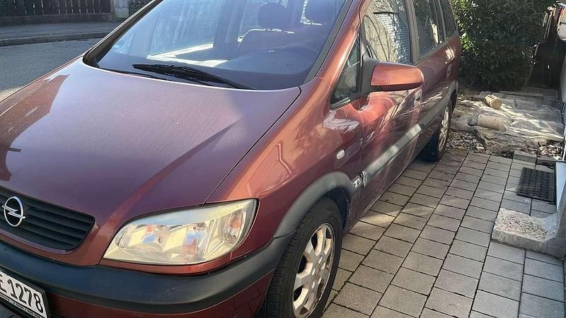 Gebraucht Opel Zafira Comfort 101 PS (74 kW) 2001 Braun Van / Kleinbus