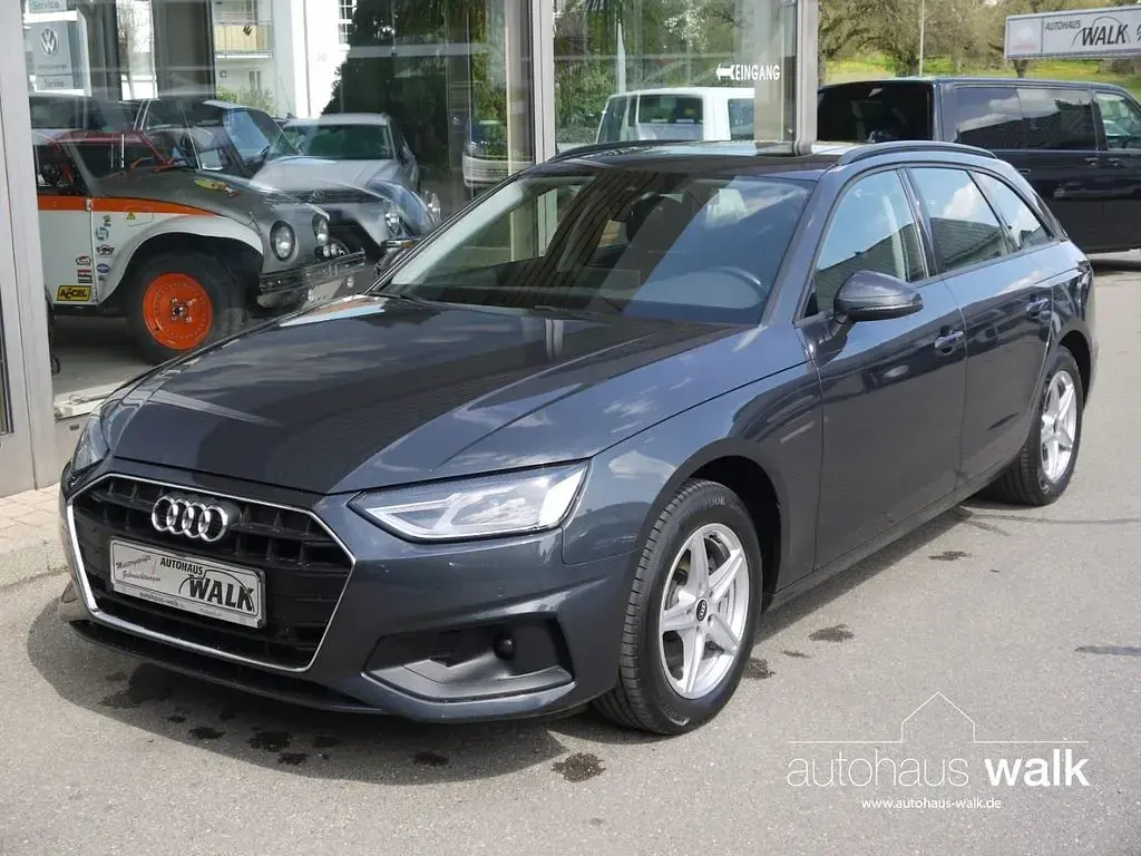 Gebraucht Audi A4 Sport 163 PS (119 kW) 2020 Grau Kombi