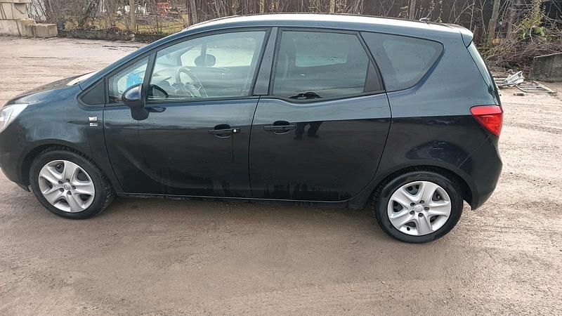 Gebraucht Opel Meriva 120 PS (88 kW) 2012 Schwarz Van / Kleinbus