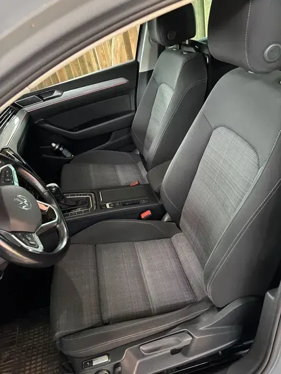 Gebraucht VW Passat Business 122 PS (89 kW) 2022 Grau Kombi