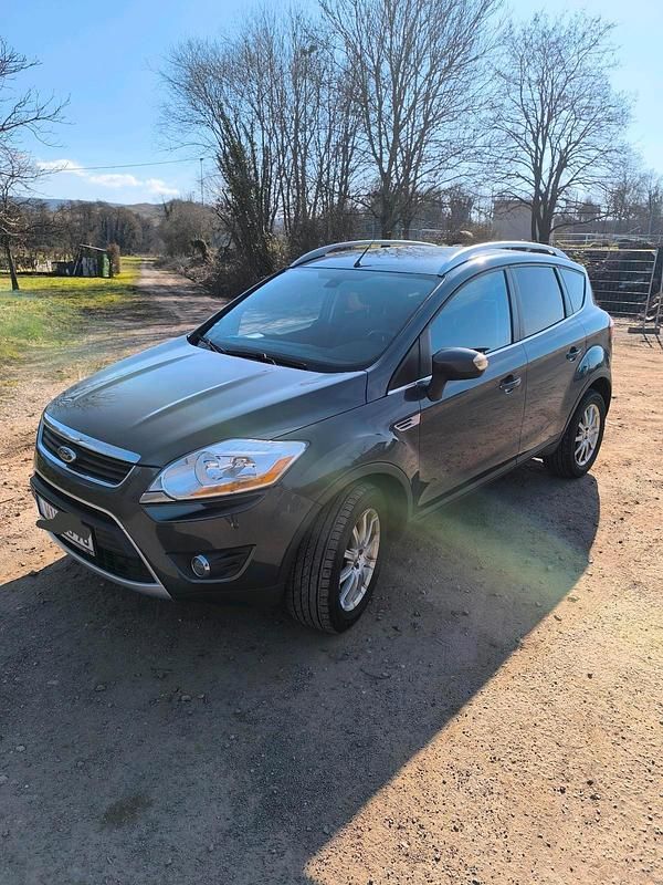 Grau Gebraucht 2010 Ford Kuga Titanium SUV | 3.500 € (Superpreis) - Bild 1/4