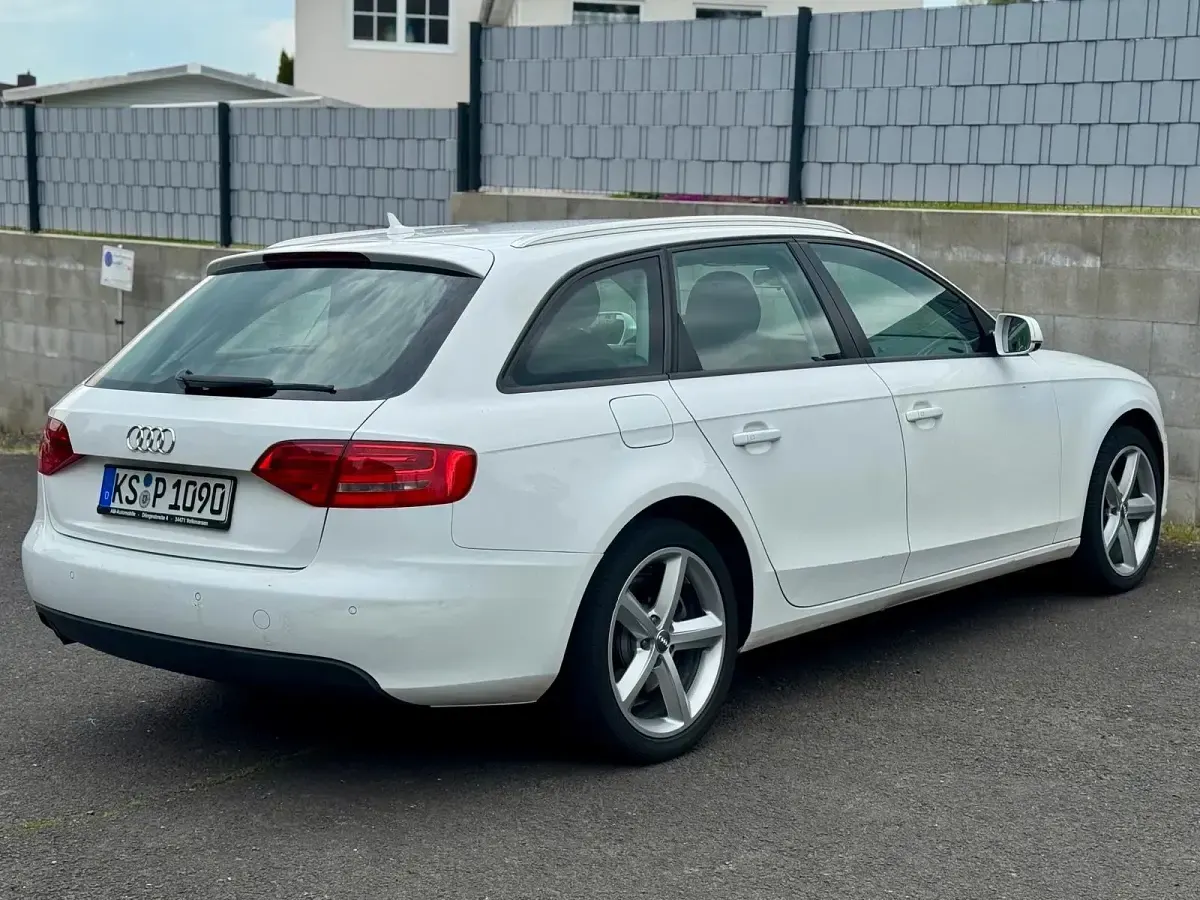 Gebraucht Audi A4 143 PS (105 kW) 2009 Weiß Kombi