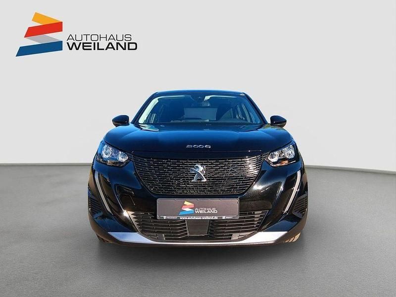 Gebraucht Peugeot e-2008 Active 100 kW (136 PS) 2022 Schwarz SUV