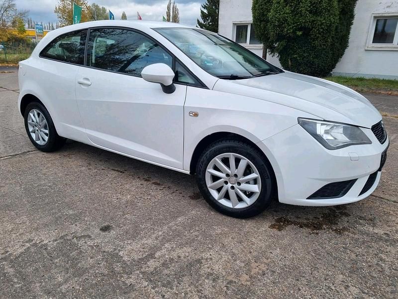 Weiß Gebraucht 2012 Seat Ibiza Kleinwagen | 2.990 € (Guter Preis) - Bild 1/4